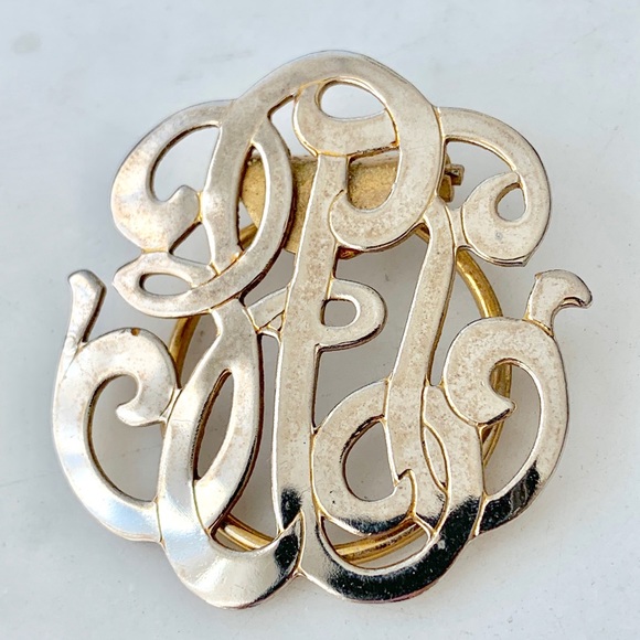 METAL Monogram Clip Pin - Picture 2 of 4